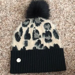 Express beanie leopard and black with Pom Pom